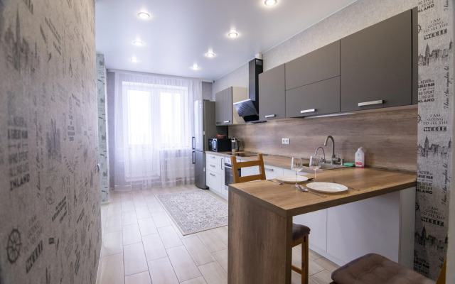 Uyutnaya Kvartira U Platonovskogo Parka Dlya 4kh Gostey Flat