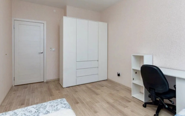 Na Ulitse Petukhova 162 Flat