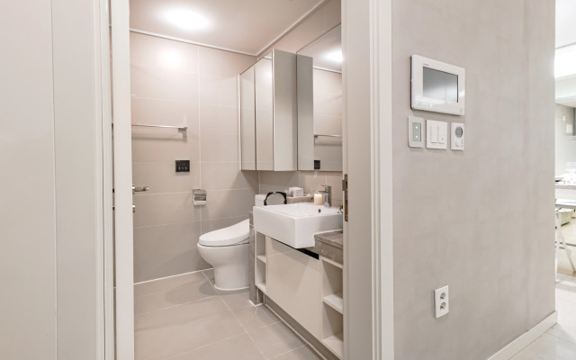 Highvill Modern View Flat