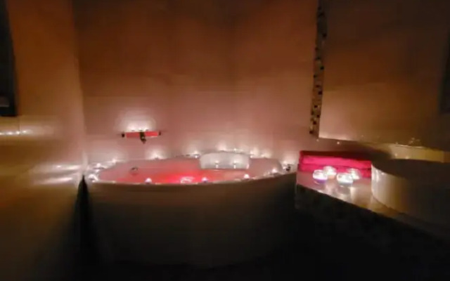 Апартаменты трёхкомнатные на Бобруйской 21