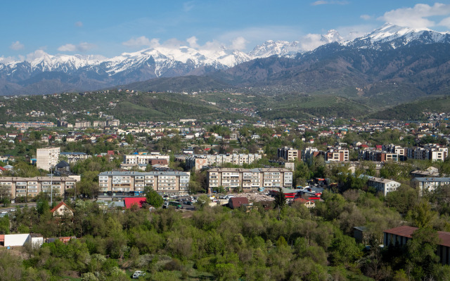 Yevrodvushka S Potryasayuschim Vidom Na Gorod Flat