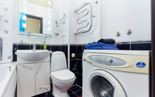 Ukhtasutki On Lenin 46