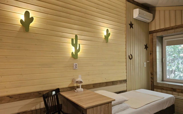 Lemon Joe Hotel
