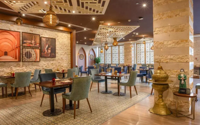 Отель Triumph Luxury Hotel