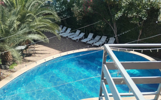 Lira Hotel
