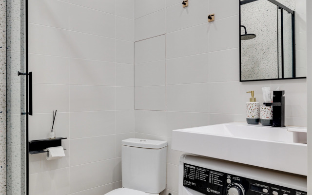 Na Bulvare Ejnshteyna 5 Apartment