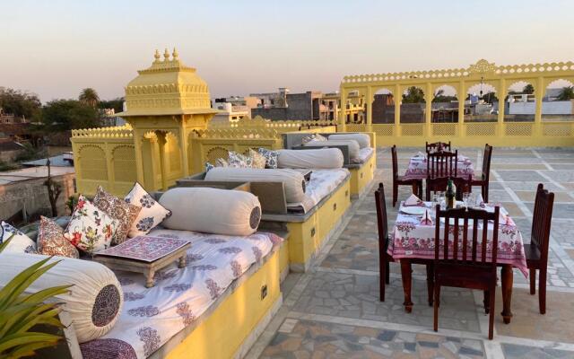 Haveli Gokul Niwas Hotel