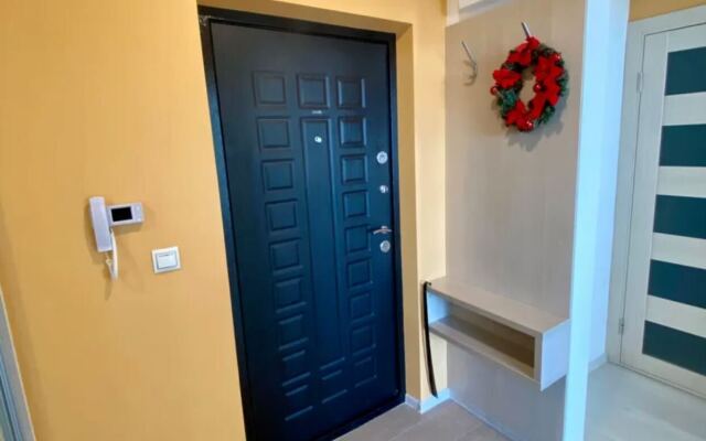 Apartamenty 1 Komnatnye 2+2 V Tyumenskoy Slobode 15 Etazh Vidovye