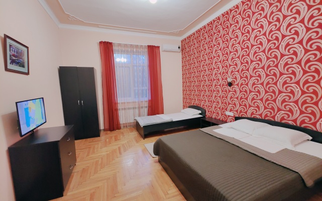 S Bassejnom Private House