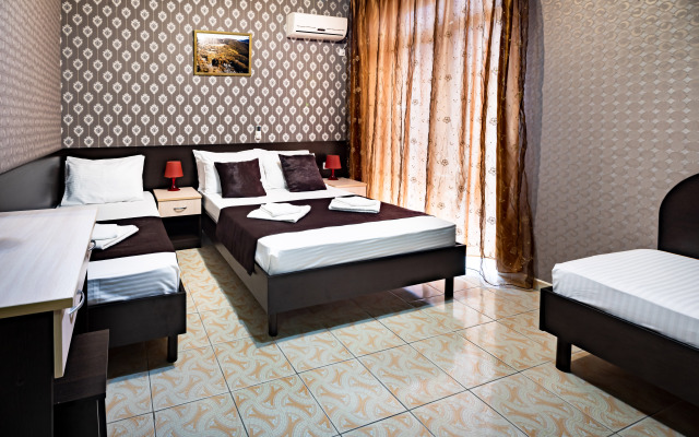 Kipr Guest House