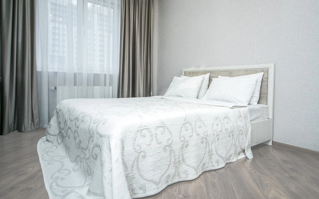 3-bedroom on Derzhinskogo Avenue 22 Center Apartments