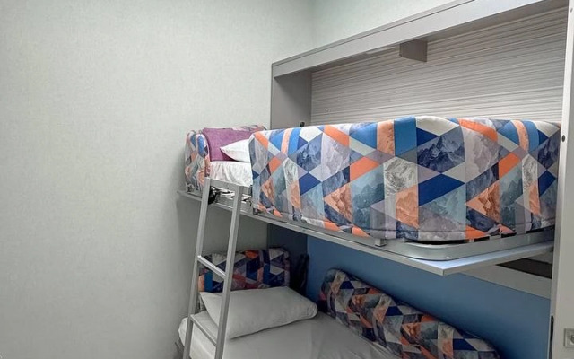 Апартаменты в Hoвом Клубном Домe с 4 Отдельными Спальнями