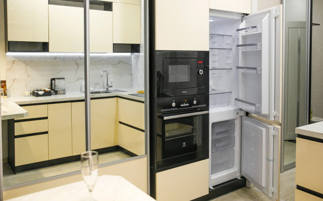 V Tsentre Petrozavodska U Naberezhnoy Flat