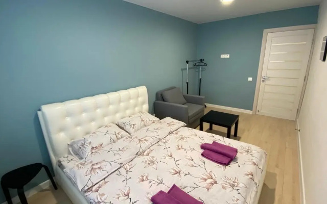 Uyutnaya Treshka Ryadom S Yubileynym Flat