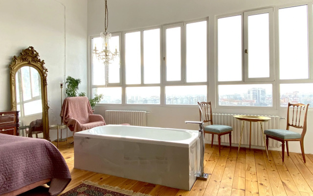 Апартаменты ApartMari Уникальный Люкс с видом на город