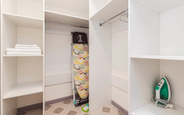 «Bordovyy shik» v rayone VDNKh Estet Apart Apartments