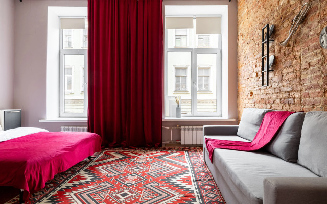 2-h komnatnaya Sadovaya 42 u kan. Griboedova Flat