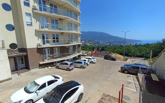 Vmestitelnaya Dvukhkomnatnaya S Vidom Na More Flat