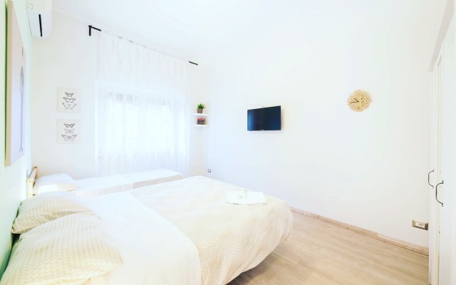 Mini hotel The Place to Be & B