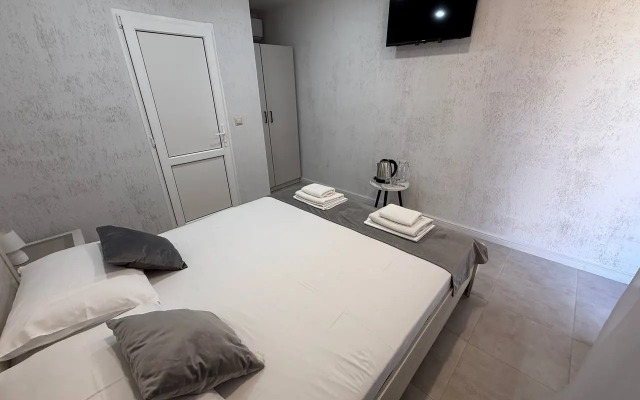 Amra Guest House