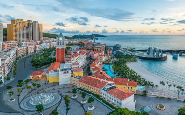 La Festa Phu Quoc, Curio Collection By Hilton Hotel