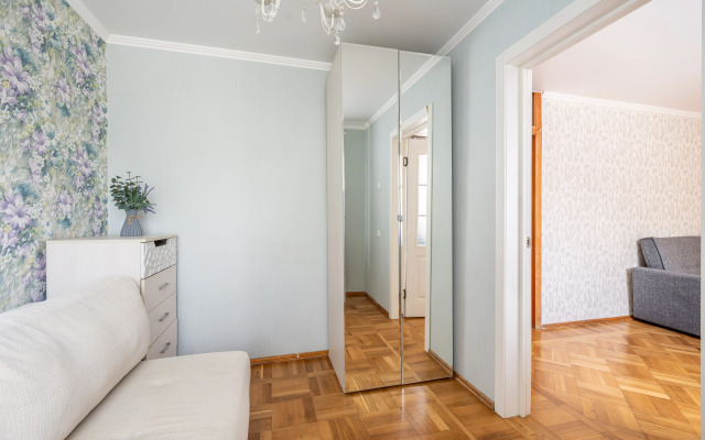 Trekhkomnatnaya Flat