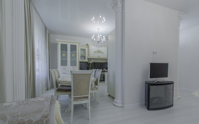 Апартаменты 4 комнатная на заливе