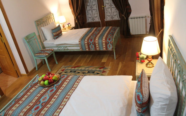 Hinyard Hotel