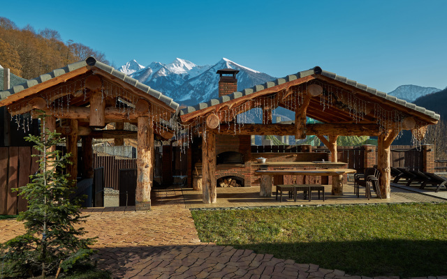 Kedr 760, 5 spalen, 12 gostej s Bassejnom i Banej Chalet