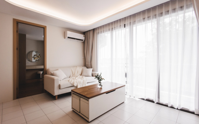 Квартира дизайнерская двухкомнатная рядом с Камалой бассейн фитнес и шаттл