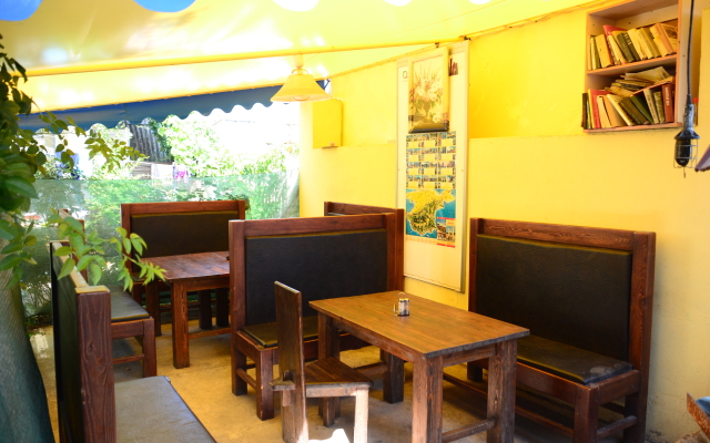 Tri Kita Guest House