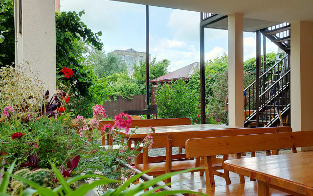 Roksana Guest House