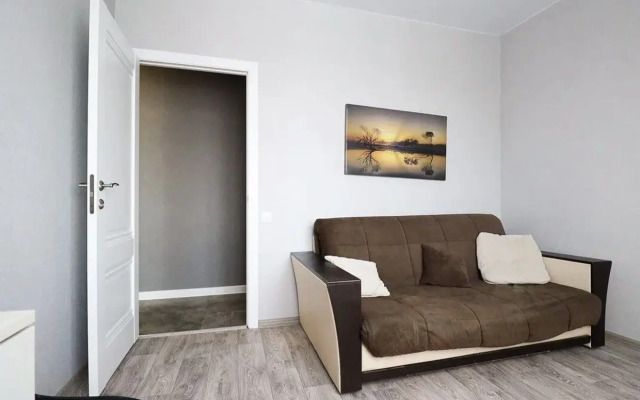 3-kh Komnatnaya V Oruzheynoy Stolitse Flat