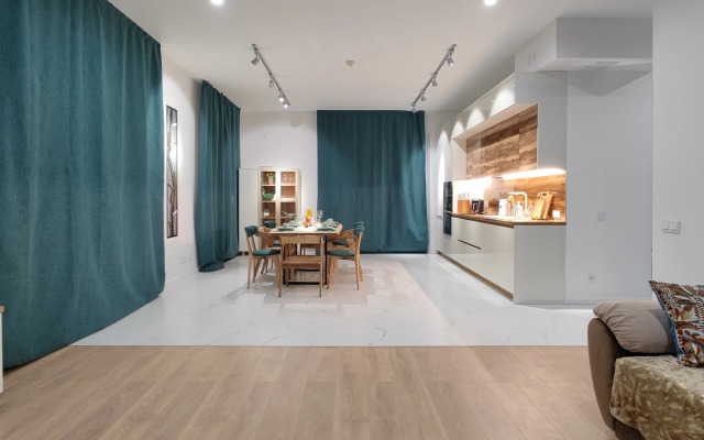 s 2mya Spalnyami - Goldwing Flat