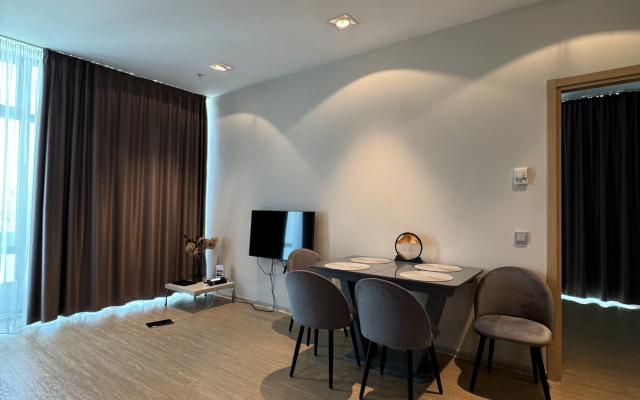Brevis s Pryamym Vidom na More Apartment