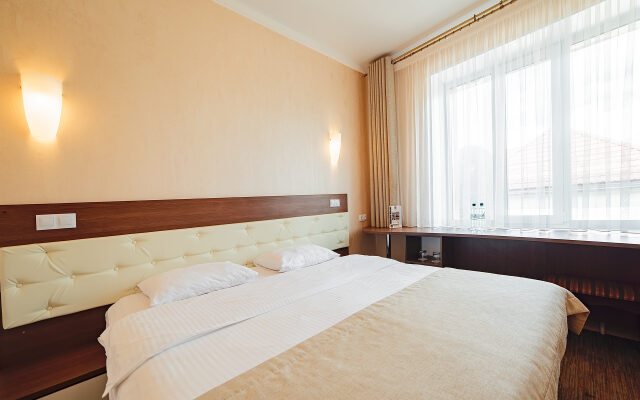 Shato City Hotel