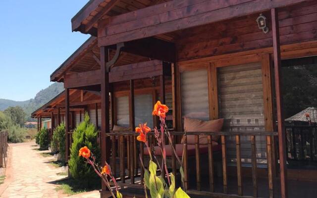 Zoe Glamping