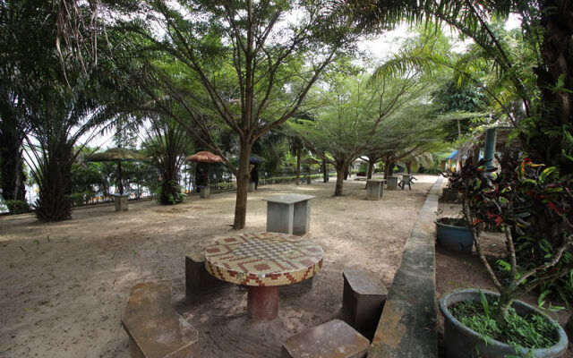 Whispering Palms Hotel and Resort