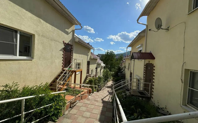 Na Ozere Bannoye Bungalow