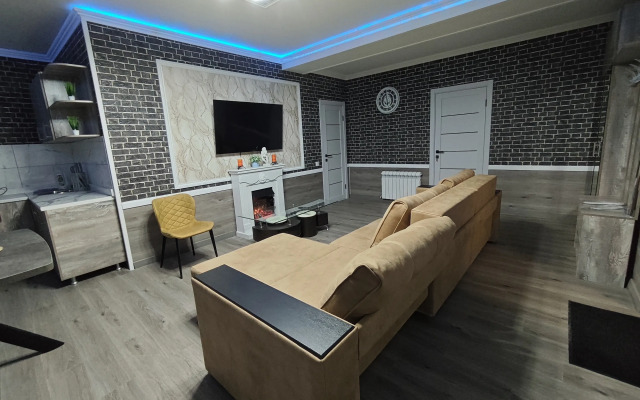 Na Krasnoy Armii 136/2 Apartments