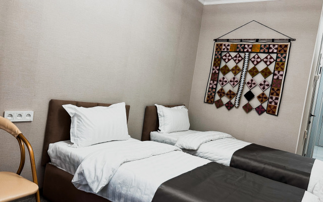 Hotel Tadzh Makhal