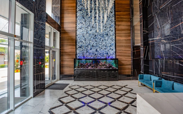 V Dome S Zakrytoy Territoriey Flat