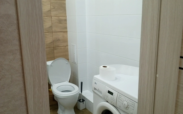 V Novom Dome Nedaleko Ot Tsentra Flat