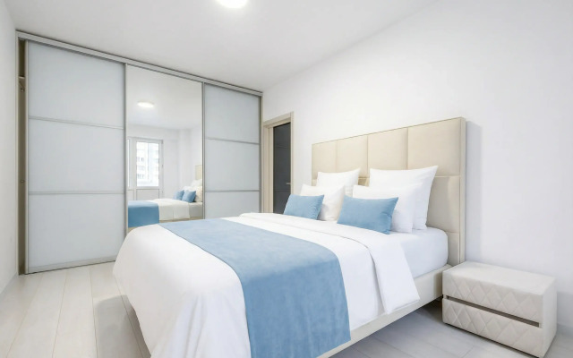 Квартира В Белоснежных Тонах с Яркими Акцентами в ЖК Центральный