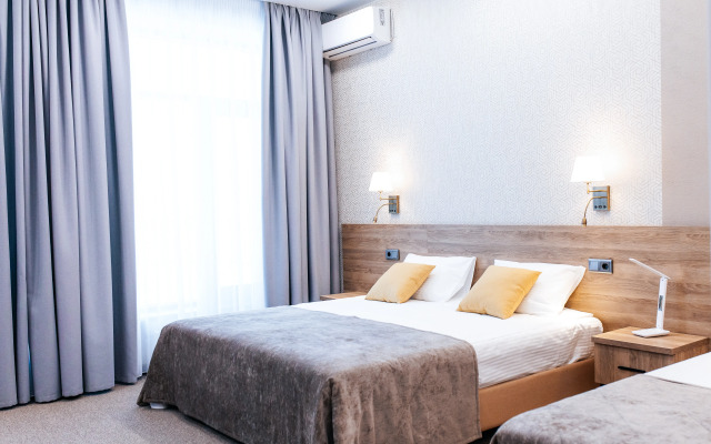 Kristall Hotel