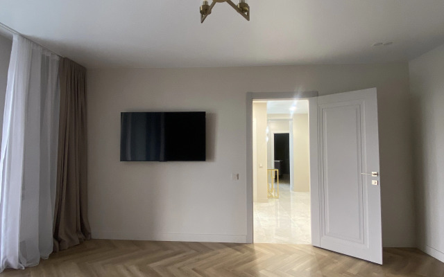Na Ermakova Flat