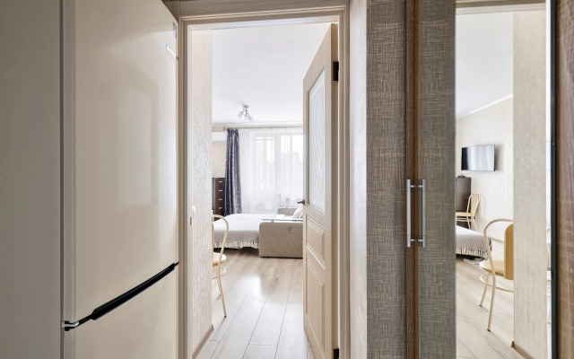 Апартаменты MyHomeYourHome на Маршала Казакова 72 к1