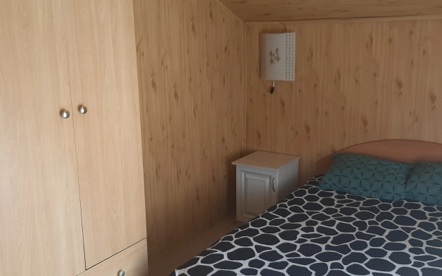Manzherok Guest House