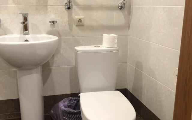 Tri Sezona Hotel