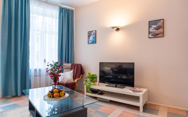 Gm Trekhkomnatnaya V 2kh Shagakh Ot Kremlya Apartments